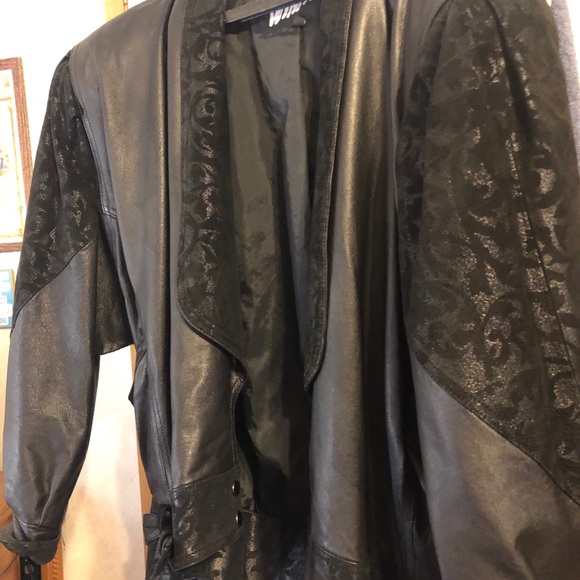 Vintage Black Leather Jacket with belt from 80s - Picture 3 of 5